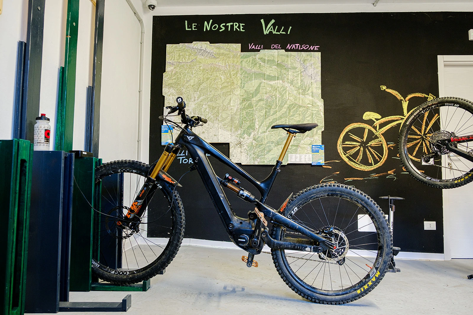 Bike room attrezzata per MTB — Dolce Vita Guest House, Valli del Natisone